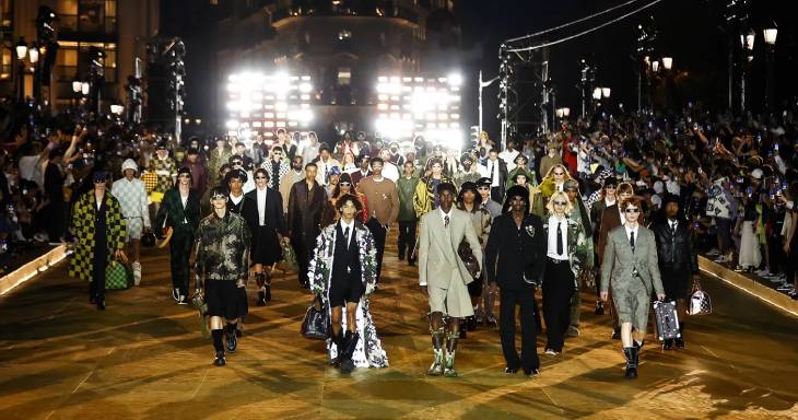 maluma-zendaya-y-kim-kardashian-fueron-los-invitados-de-lujo-en-el-desfile-de-louis-vuitton